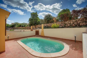 Villetta con Piscina - BUDONI
